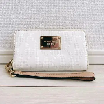 [ 마이클코어스 ] 미니 지갑 가죽 메탈 로고