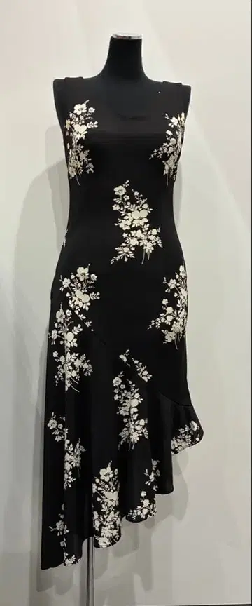 A G 꽃무늬 슬리브리스 비대칭 원피스