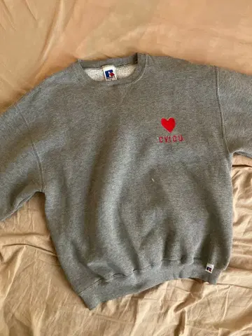 90s 러셀 Russell 맨투맨 미국제 하트 자수 페인트