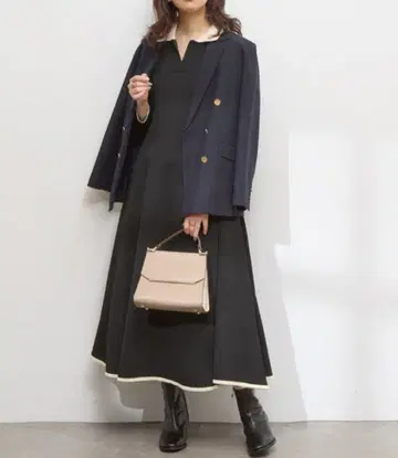 osono 배색 스키퍼 카라 니트 원피스