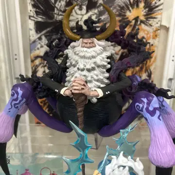 제일복권 원피스 미래섬 에그 헤드 라스트 원상 새턴 성 피규어