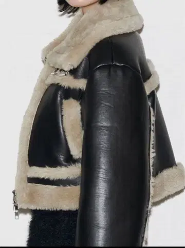 숏 페이크 무스탕 블루종