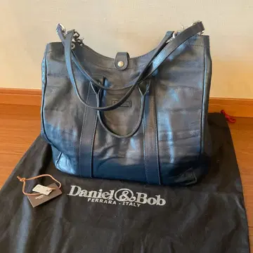 Daniel & Bob 네이비 가죽 토트백