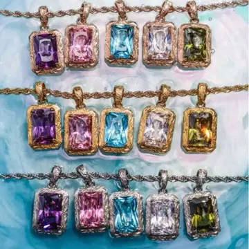 ALEIA 에메랄드컷 그린 컬러 목걸이