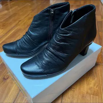 (착용 1일만) 피즈리  가죽 하프 부츠 23.5