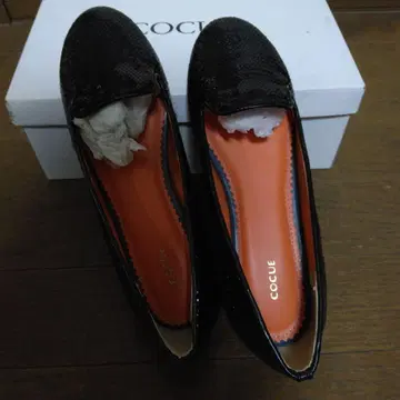 COCUC 블랙 플랫슈즈