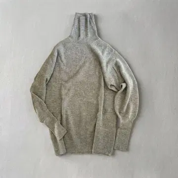 컨디션 최상 AP STUDIO 롱 커프스 터틀넥 니트 풀오버