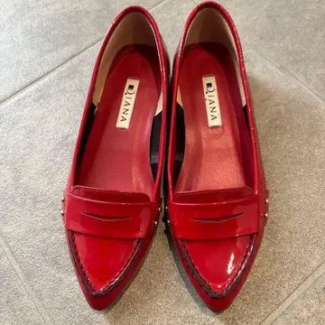 DIANA 빨간색 에나멜 스틸레토 펌프스