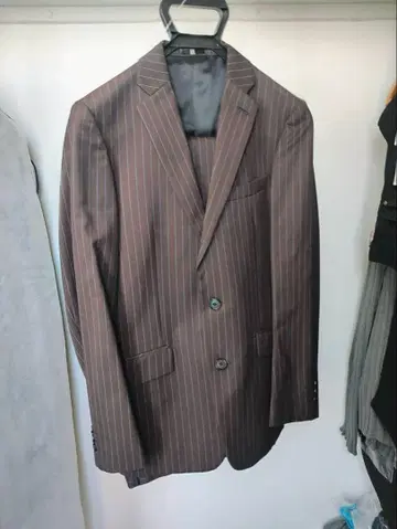 SUIT SELECT / 수트 셀렉트 스트라이프 수트 브라운