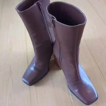 레이디 아젤 M 사이즈 브라운 지퍼 부츠 와이드 힐