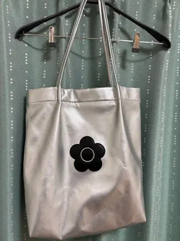 마리콴트 토트백 실버