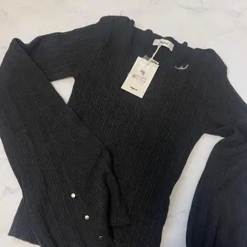 새상품 택 mideal 플레어 슬리브 리브 니트 리브 소매 플레어 니트