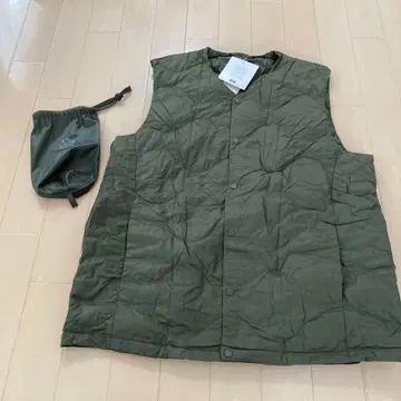 유니클로 울트라 라이트 다운 컴팩트 베스트