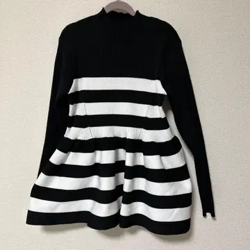 PICCIN PERLA 스트라이프 니트 해치 상의