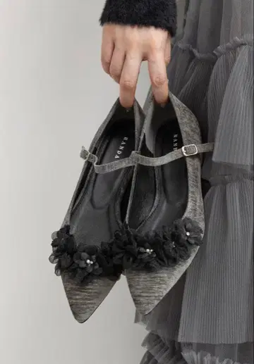 RANDA 3D 플라워 플랫 펌프스