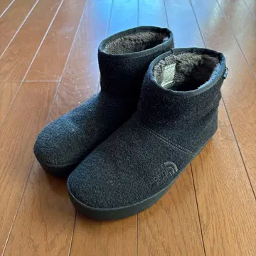 THE NORTH FACE 그레이 어그 부츠