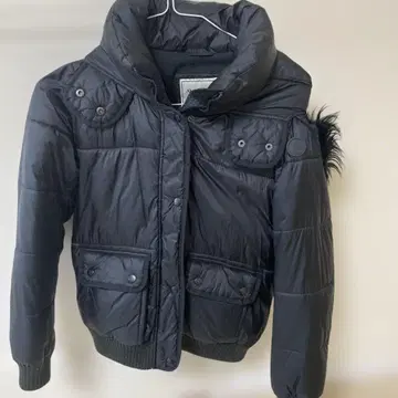 Abercrombie & Fitch 블랙 다운 자켓 S