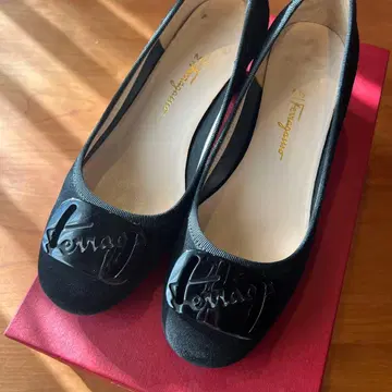 Ferragamo 블랙 플랫슈즈 페라가모 스웨이드