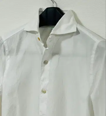 피나모레 호리즌탈 칼라 화이트 긴팔 셔츠 37