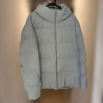 유니클로 심리스 다운 파카 라이트 그레이 사이즈 XL 다운 자켓