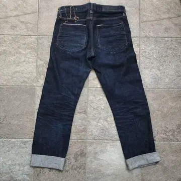 KURO 다크 블루 스트레이트 데님 29인치