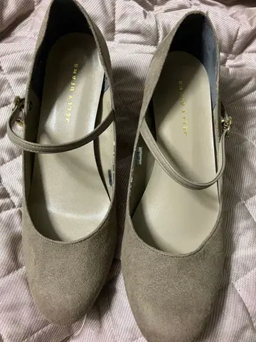 미사용 JELLY BEANS 베이지 스트랩 펌프스 그레이