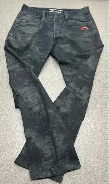 OAKLEY 오클리 골프 팬츠 스컬 패턴 블랙 무늬 있음 W33
