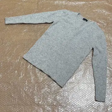 iCB V넥 니트 스웨터