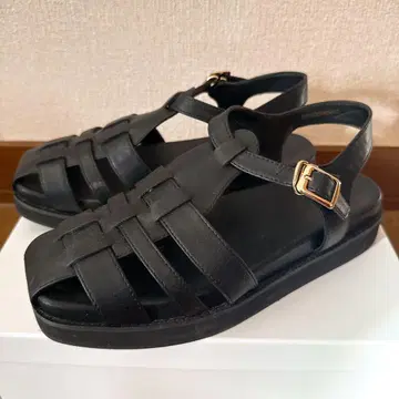 1회 착용 23구 [CLASSY 게재] 블랙 구르카 샌들