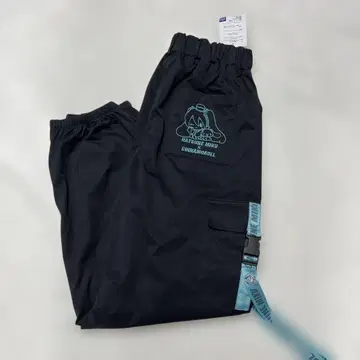새상품 시나몬 하츠네 미쿠 콜라보 카고 팬츠 L 사이즈