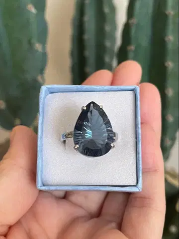 [ 새상품 최상급 ] 블루 플로라이트 페어 쉐이프 반지 프리 사이즈