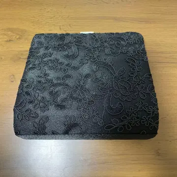 niana 클러치백 블랙