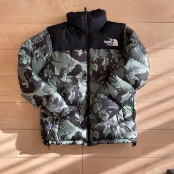 THE NORTH FACE 카모 패턴 다운 자켓 L