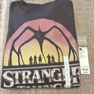 [ 당일 발송 ] STRANGER THINGS 트레이닝복 L 사이즈