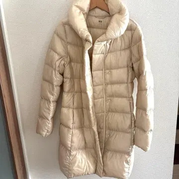 유니클로 울트라 라이트 다운 롱 코트 펄 화이트 M