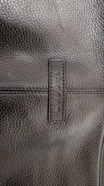 theory 블랙 가죽 숄더백