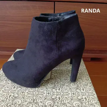 RANDA 블랙 스웨이드 부티 하이힐