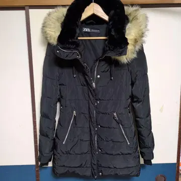 새상품급 ZARA 블랙 다운 자켓 퍼 달린 후드 M