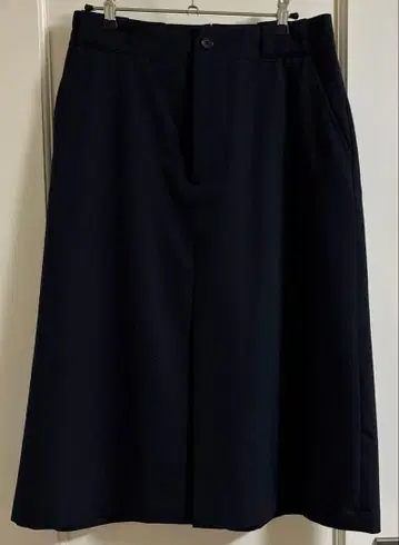 마가렛호웰 울 100% 네이비 스커트