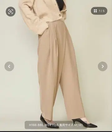 [ conte ] 비대칭 턱 팬츠 베이지
