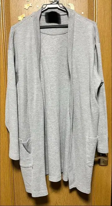 가면라이더 지오 토키와 소고 극중 그레이 가디건