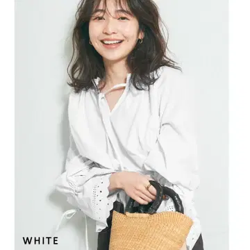 BASEMENTonline 자수 슬리브 블라우스 미사용