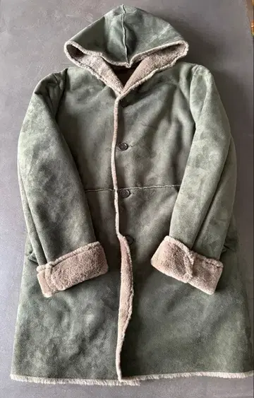 컴시즘 후드 부착 올리브 그린 코트