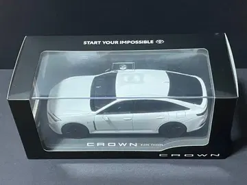 1/30 크라운 FCEV 블랙 패키지 프레셔스 화이트 펄