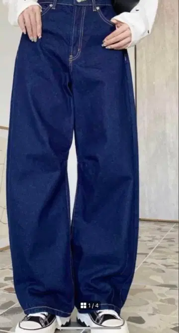 moment+ 커브 데님 인디고 블루 M 모먼트 커브 팬츠