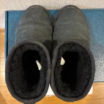 EMU 블랙 무스탕 숏부츠 23cm