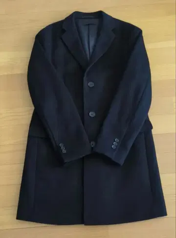 유니클로 블랙 체스터 코트 3 버튼