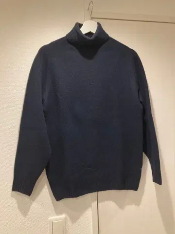 MORRIS & SONS 네이비 스웨터 사이즈 36