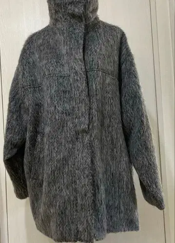 새상품급 샤기 스탠드 카라 코트