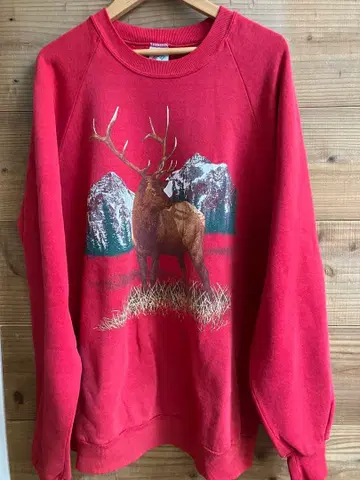 사슴과 산의 그래픽 트레이닝복 빨간색 XXL